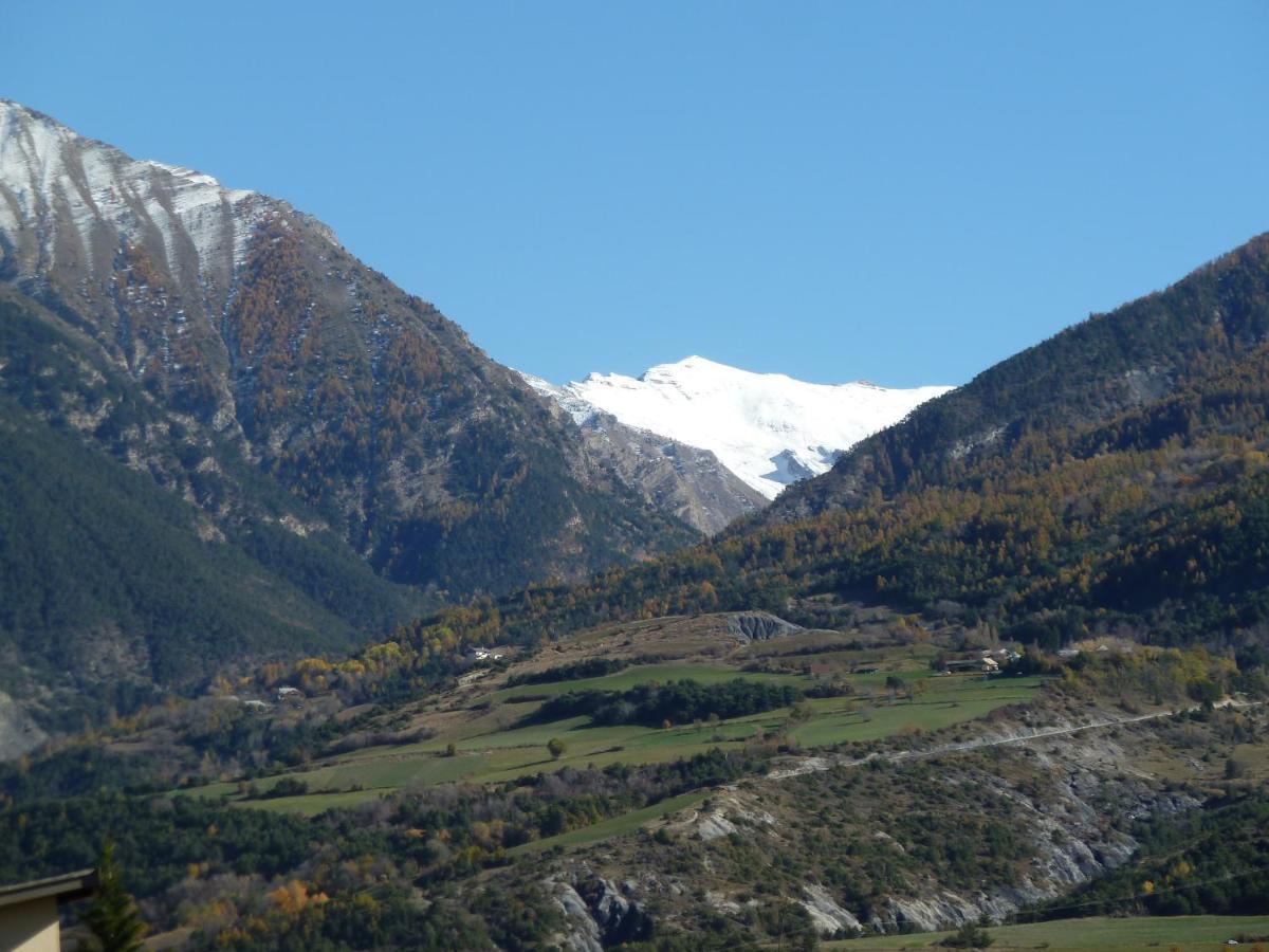 Vue Sur Les Montagnes Apartment Embrun Exterior photo
