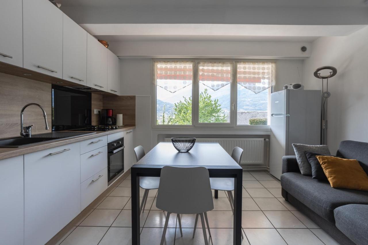 Vue Sur Les Montagnes Apartment Embrun Exterior photo