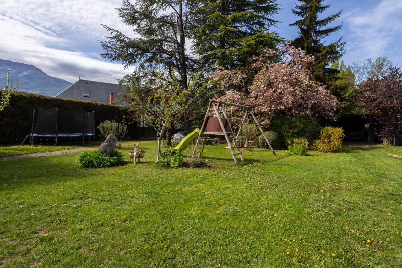 Vue Sur Les Montagnes Apartment Embrun Exterior photo