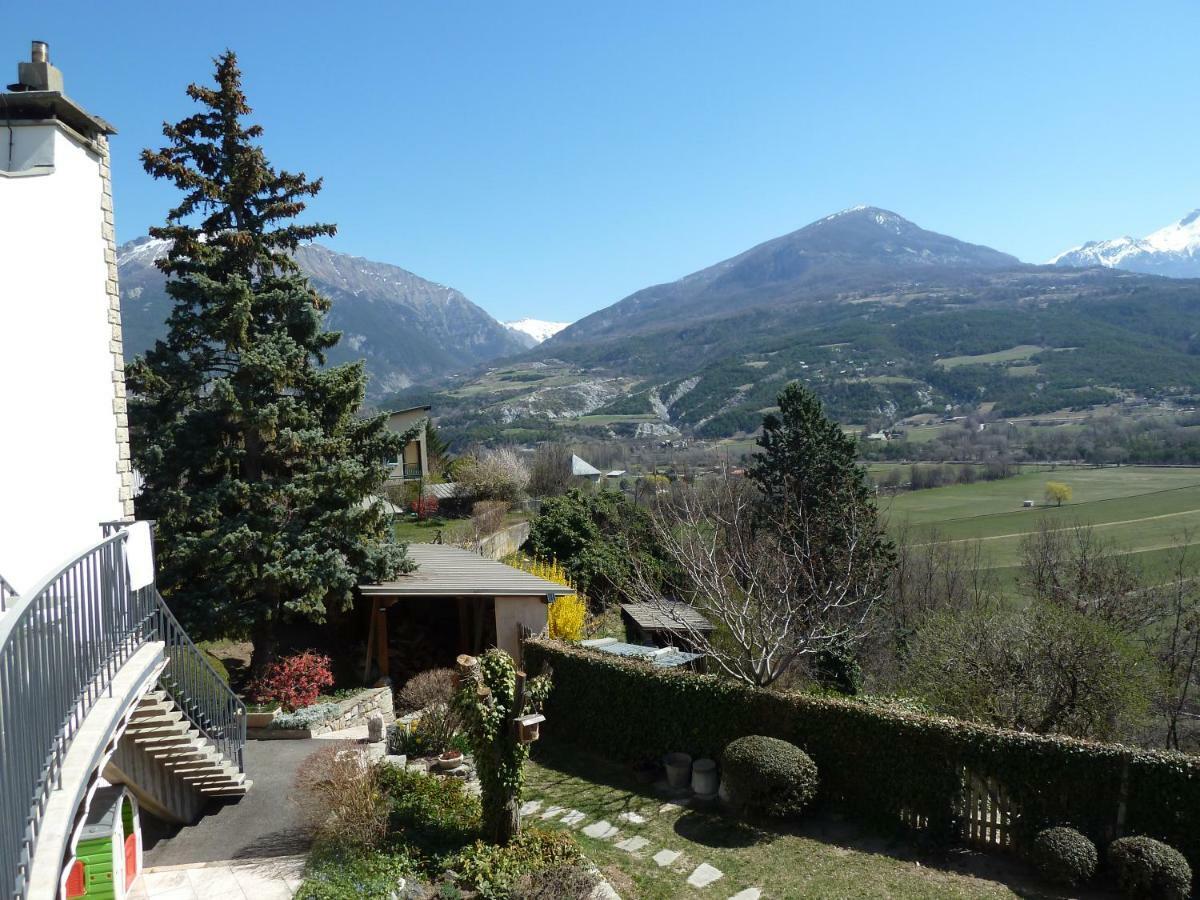 Vue Sur Les Montagnes Apartment Embrun Exterior photo