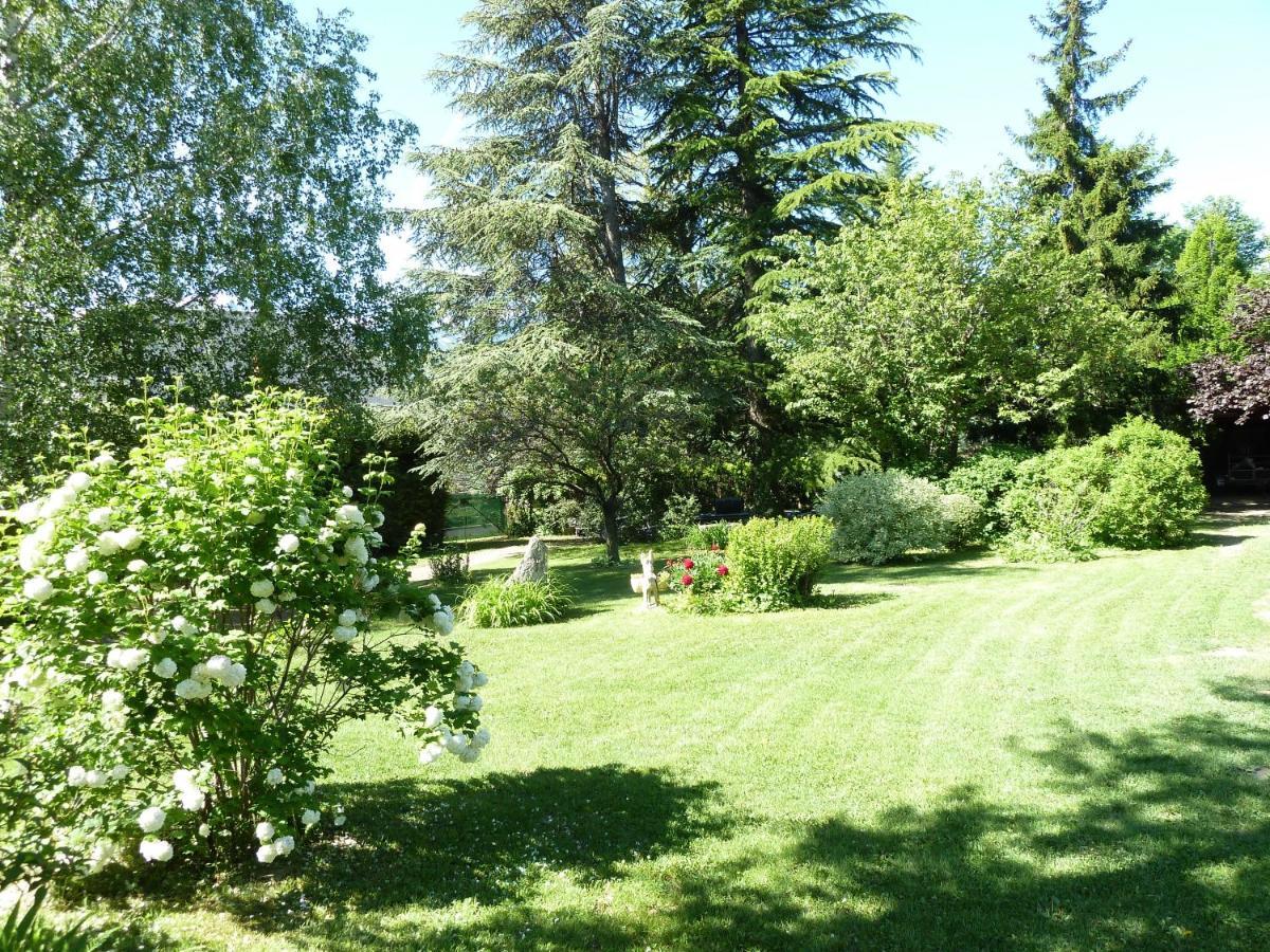 Vue Sur Les Montagnes Apartment Embrun Exterior photo